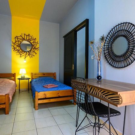 Rea Apartment II "1Minute From The Beach" Kalamata Exterior foto